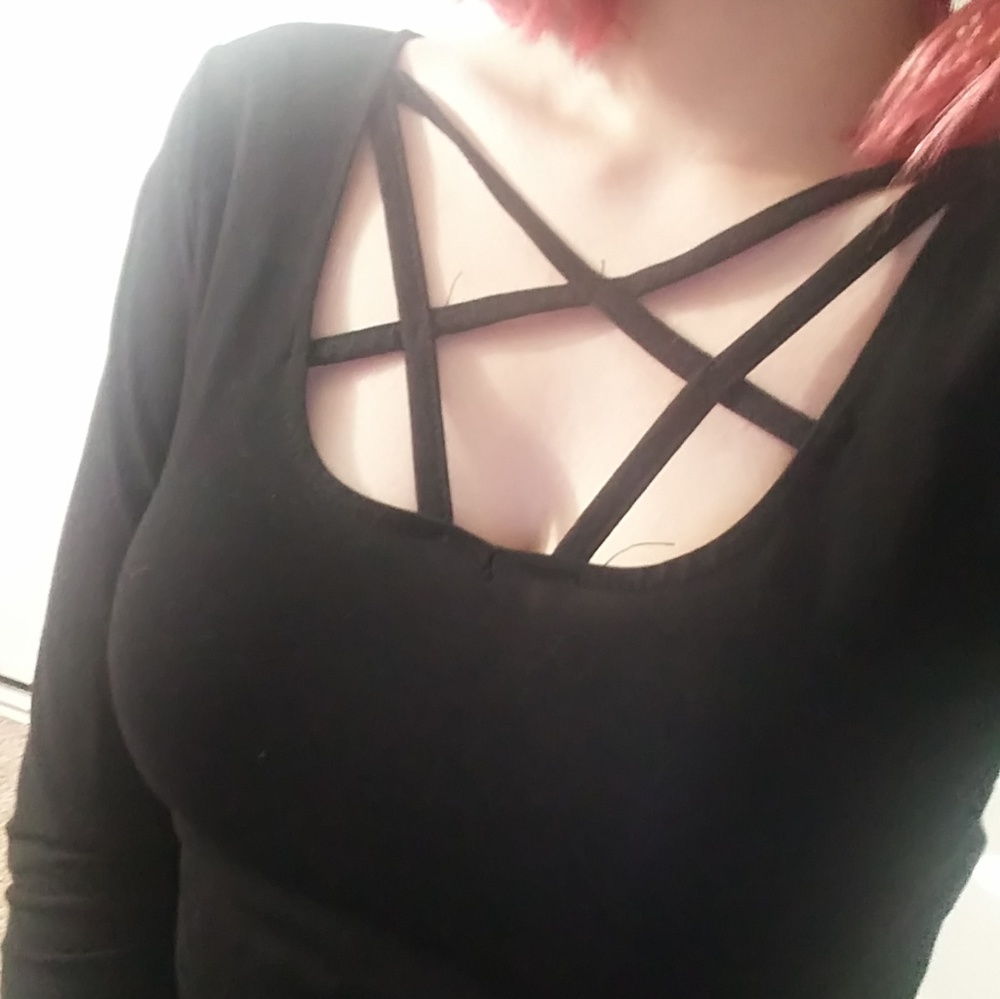 Black Long-Sleeve Star Shape Lace